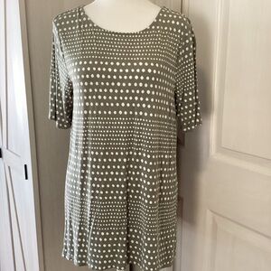 Chico's Green and White Dotted Short Sleeve Tee Chico's Sz 1